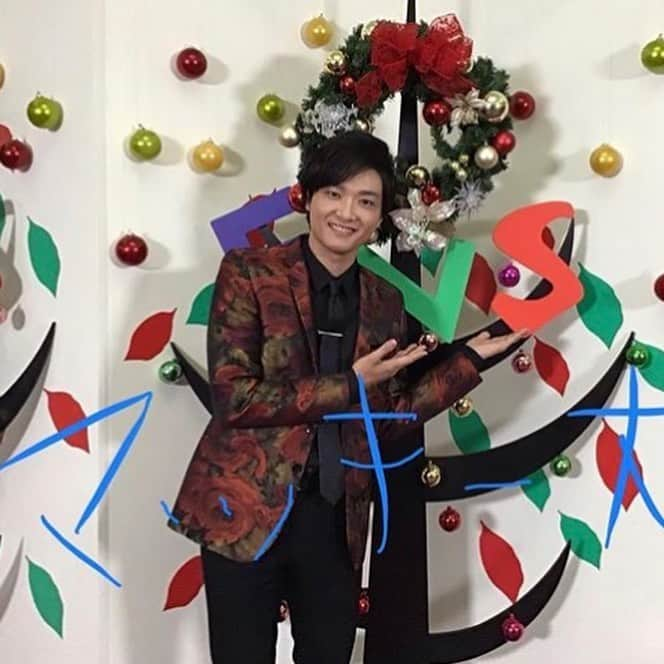 吉田ナオキさんのインスタグラム写真 - (吉田ナオキInstagram)「今年も「FNS歌謡祭」無事に終わりました😊👏 『世界に一つだけの花』良かったなー😄😄 芳雄さんスタイリング💁‍♂️ #井上芳雄 #スタイリング #fns歌謡祭」12月4日 23時44分 - naokiyoshida_st