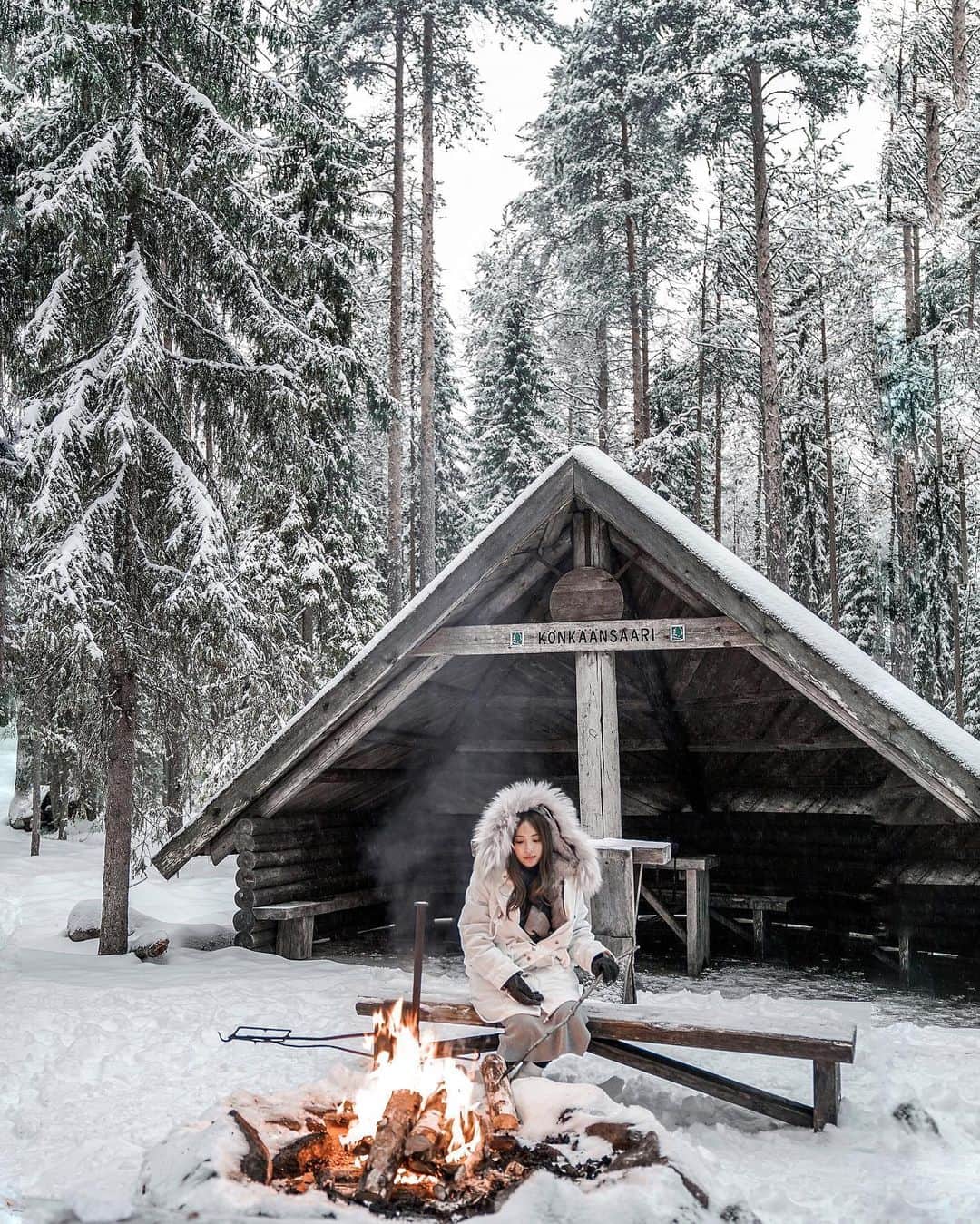 Giann Chanさんのインスタグラム写真 - (Giann ChanInstagram)「Survivor🐾 . . #Campfire #Lapland #Finland #rovaniemi #ctytravelmap」12月4日 23時54分 - chan.tsz.ying