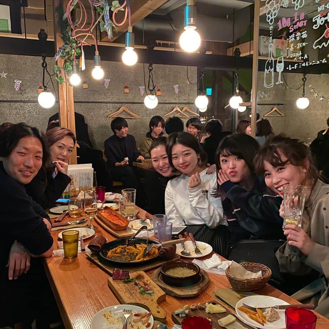 谷正人のインスタグラム：「今夜はUNITED TOKYO WOMENS新宿メンバーと。クールで入りずらい内装とは対照的な温かい接客こそが我々が目指している営業スタイルです。 #unitedtoky #1番店？　#渋谷スクランブルに負けんなよ」