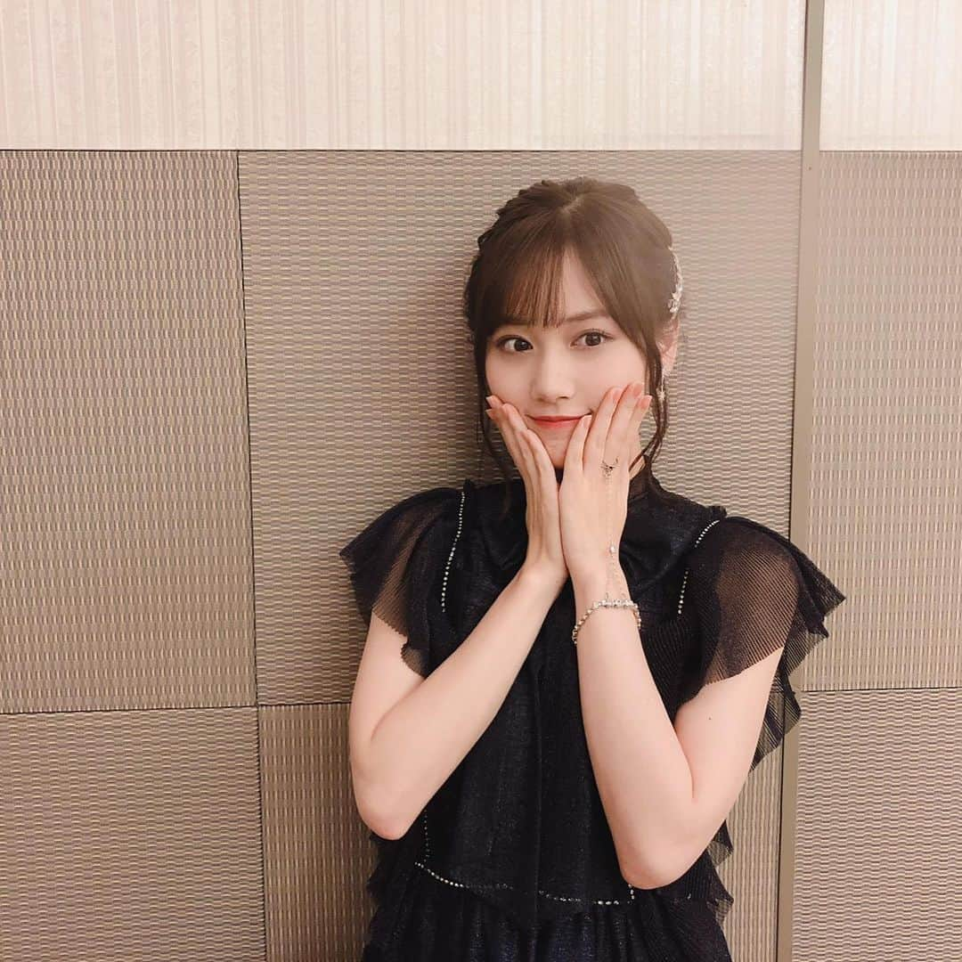 山下美月さんのインスタグラム写真 - (山下美月Instagram)「FNS歌謡祭終わりましたー🎙  山下さんからオフショットが届きましたよ📸  #寄っても引いても #どっちもかわいい😍 #paris🇫🇷 #忘れられない人 #山下美月1st写真集」12月5日 0時13分 - yamashitamizuki1st