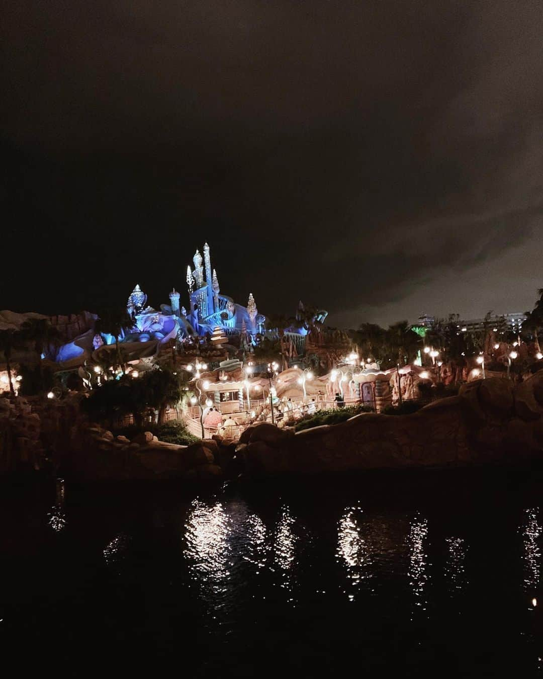 舞雛かのんさんのインスタグラム写真 - (舞雛かのんInstagram)「christmas disneysea🎄 可愛かったなぁ...‪‪❤︎‬. . 3枚目のデイジーがドナルドに 甘えてるのがとっても可愛くて、 キュンキュンしちゃったっ‪‪❤︎‬. . #christmasdisney #disneysea  #ドナルドデイジー可愛い」12月5日 0時15分 - mizho_601