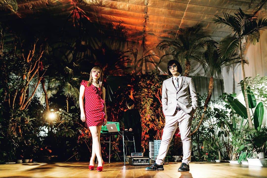 のインスタグラム：「【ENGLISH PAGE RENEWAL！】 URBANGARDE https://www.urbangarde.net/biography-en  URBANGARDE made their indie debut in 2008, releasing over 20 albums, singles, DVDs, and books, and building a dedicated international following for their outrageous visuals and challenging lyrical themes.  URBANGARDE has performed concerts overseas in France, Taiwan, and the United States, and produced the annual subculture music festival “Utsu Fes” since 2014. They released their first Best album Koi to Kakumei to URBANGARDE in 2013.  In 2018, URBANGARDE held their sold-out 10th anniversary concert event “Kekkon Shiki” at Nakano Sun Plaza and released the 10th Anniversary special album URBANGARDE of Love and Fantasy.  #urbangarde #アーバンギャルド」