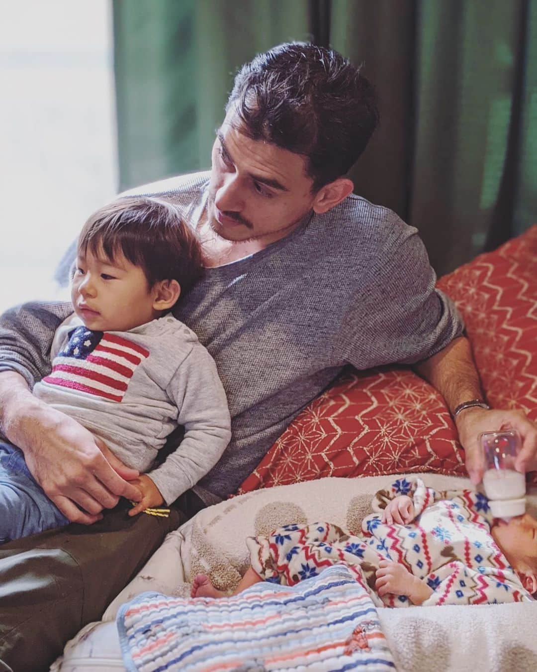 座間アキーバのインスタグラム：「#daddyduty #fatherandsons #父ちゃん」