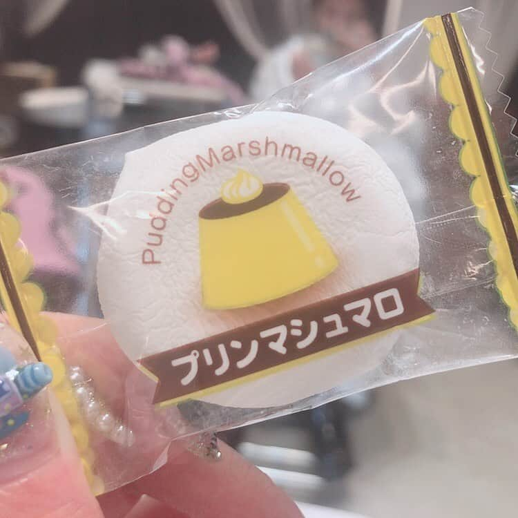 桜花りなさんのインスタグラム写真 - (桜花りなInstagram)「マシュマロの中に何か入ってるのスキ✌︎」12月4日 16時42分 - xxyuricornxx