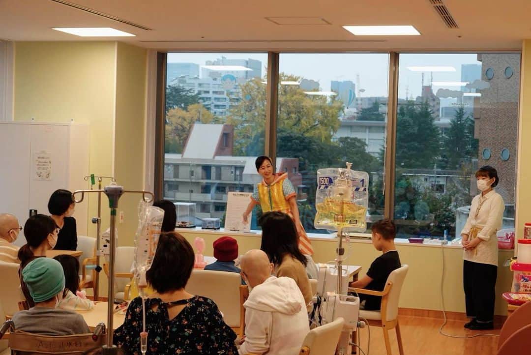 のインスタグラム：「東大病院小児科でねんど教室！ Children’s smile comes to mind every time I close my eyes and it won't disappear. #hospital #volunteer #workshop #forkids #nendol」