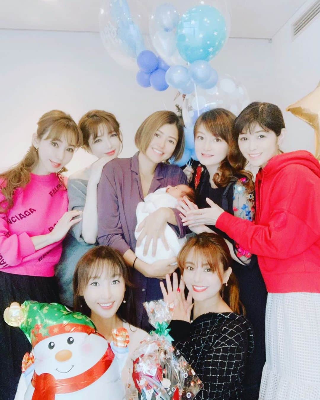 森下悠里さんのインスタグラム写真 - (森下悠里Instagram)「イケメン王子様の誕生💓 大好きメンバーでお祝いしたよ✨ - おめでとうー💓💓💓 - #baby #newbornbaby #happy #angel」12月4日 17時19分 - yuurimorishita