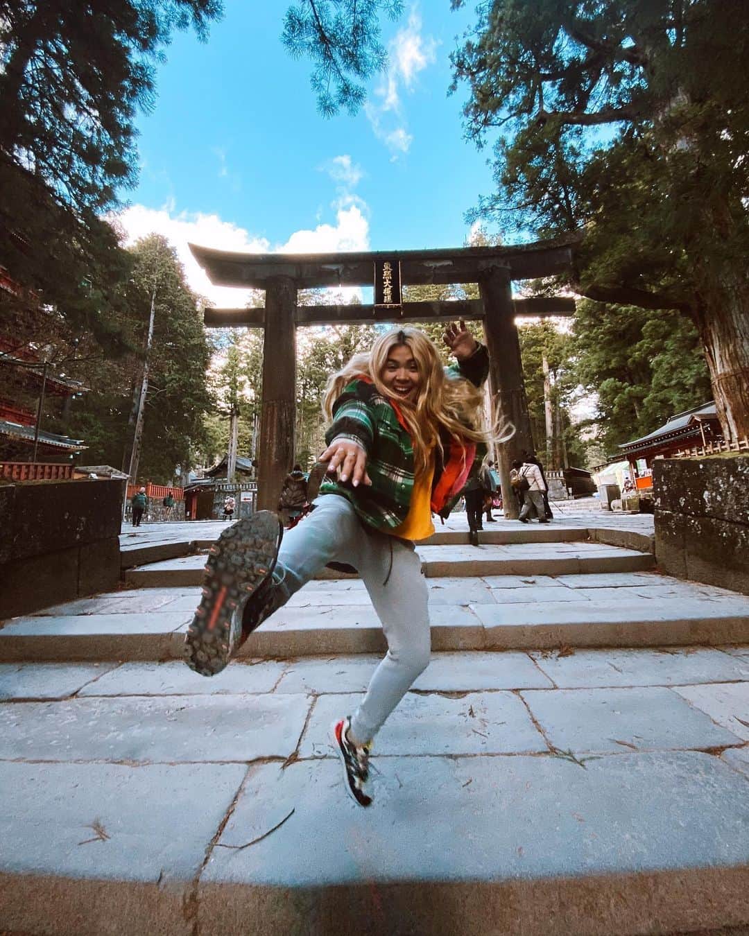 のインスタグラム：「It’s been seven years since I’ve been to Japan and the first thing we did was visit my favorite place ever, Nikko. I wish you could smell and feel the cold breeze and the beautiful nature around me. Today was a good day :)」