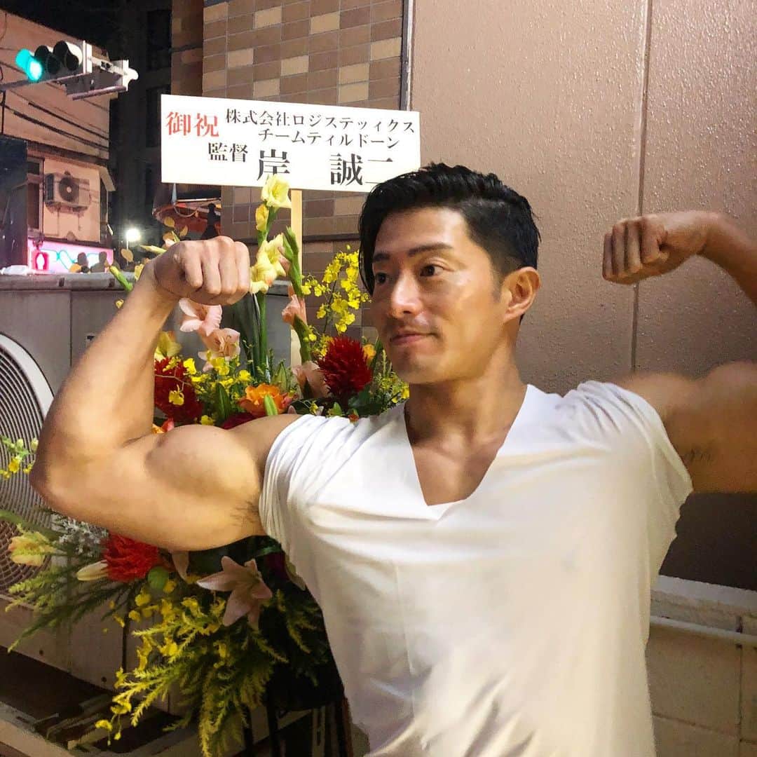 コアラ小嵐のインスタグラム：「舞台本番2日目です！中野坂上A.R.P studioで8日までやってます！  #アワテンボウノサンタクロース　#ケンガンアシュラ　#岸監督　#ありがとうございます😊」