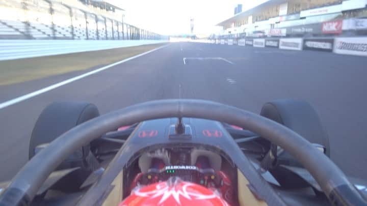 松下信治のインスタグラム：「It was a fun day at Suzuka with SF19. The grip is insane compare to what I’m used to drive😂 Check it out the sunset drive at Suzuka #notNewtyre」