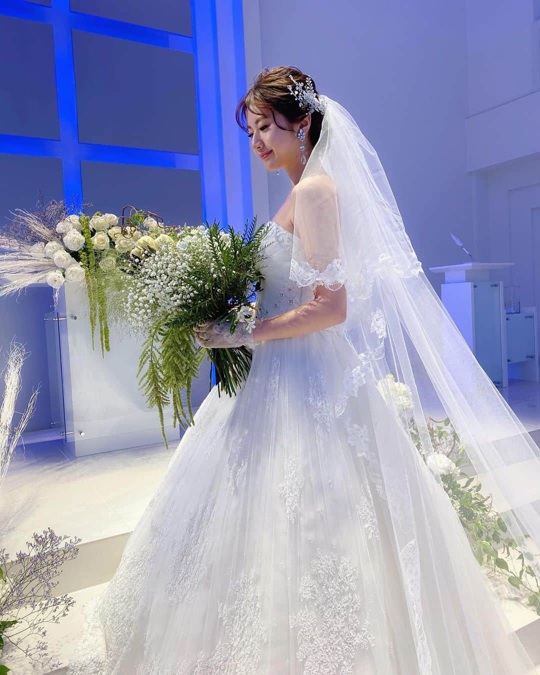 大伴理奈さんのインスタグラム写真 - (大伴理奈Instagram)「_ CM撮影でした👗 今回も楽しい現場でした☺️♡ #CM #wedding #bridal #weddingdress」12月4日 18時21分 - rina_otomo