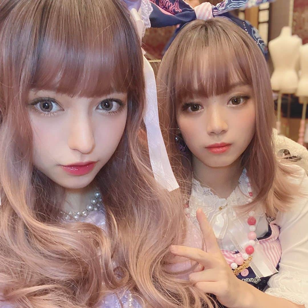 ゆらのインスタグラム：「アンジェリックプリティのお茶会でした 今年もお洋服可愛かった🥰 アンプリは初めて私がロリィタ服を買ったブランドでっす🎀」
