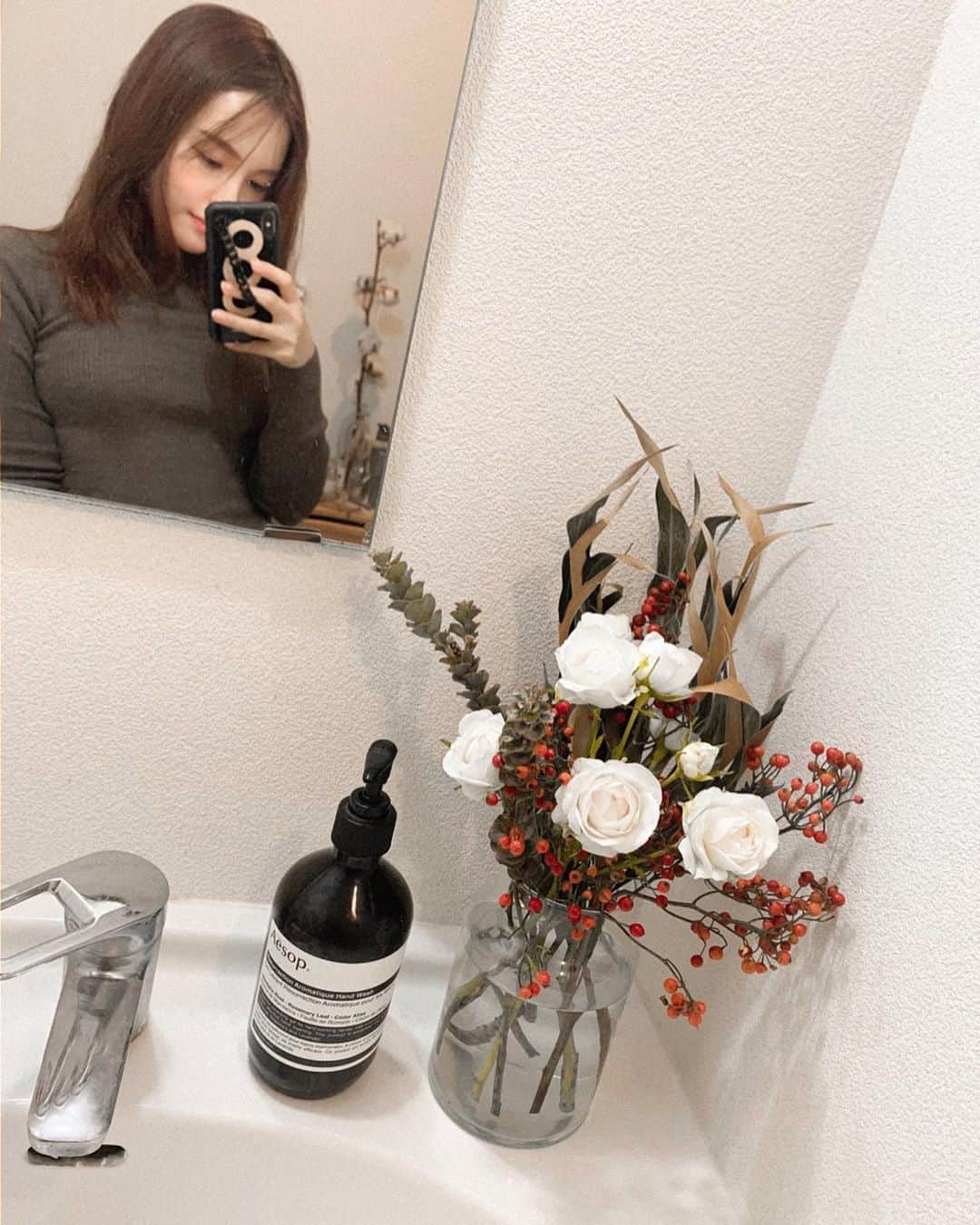 Lilmeのインスタグラム：「Christmas mood 🎅🏽🍷🎄 #クリスマス#今年はサンタ来てくれるのか？」