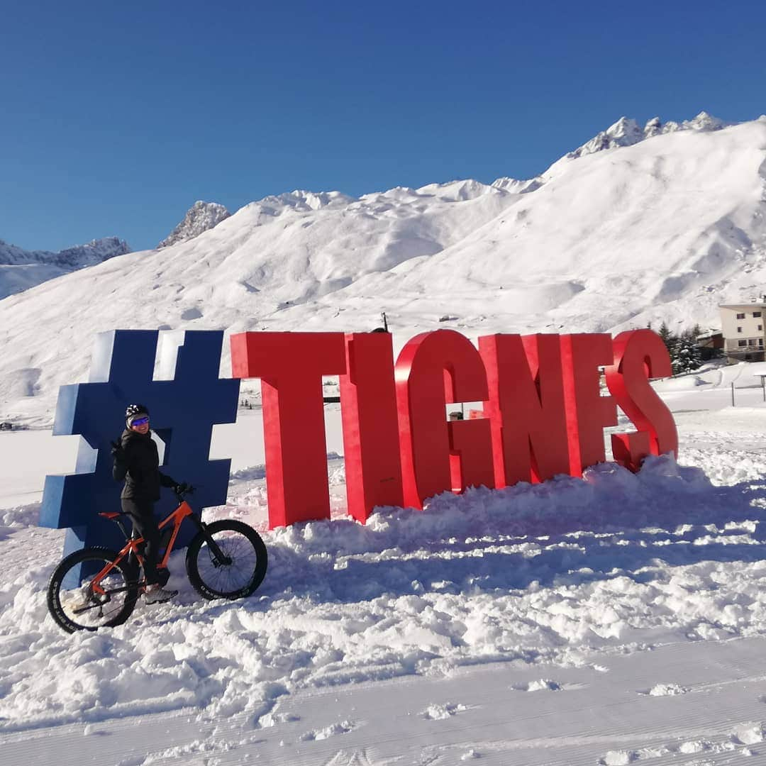 Amandine BROSSIERさんのインスタグラム写真 - (Amandine BROSSIERInstagram)「Merci les @etoilesdusport pour ce super moment de partage cette semaine 🤩🏔️🌟 Merci @adidasparis !  #etoilesdusport #partage #famille #tignes #montagne #sport」12月4日 19時11分 - amandine.brossier