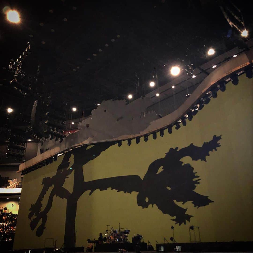 行正り香さんのインスタグラム写真 - (行正り香Instagram)「U2のコンサートに来ました。アリーナスタンディングです。が、がんばります！#行正り香 #rikayukimasa #u2」12月4日 19時04分 - rikayukimasa