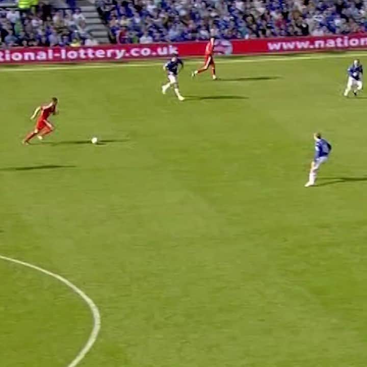 フェルナンド・トーレスのインスタグラム：「Merseyside DERBY 🔴⚽⚽🔥 @LiverpoolFC #TorresLegacy #TBTorres」