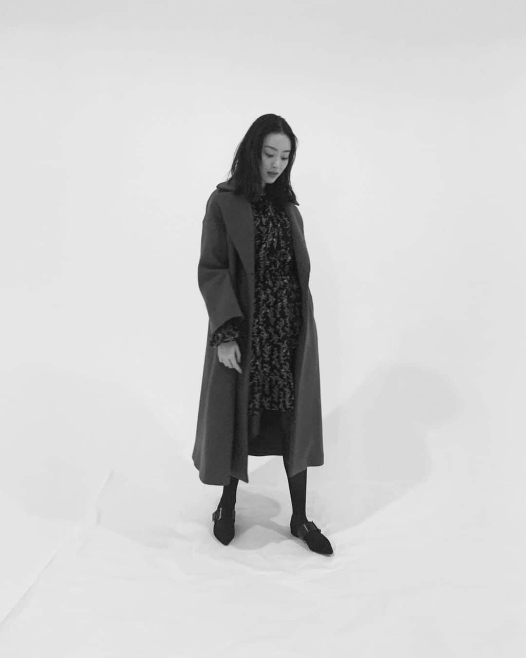 小山内花凜さんのインスタグラム写真 - (小山内花凜Instagram)「﻿ coat / #emmelrefines  dress / #moussy ﻿ ﻿ 今年購入したコートはモカ色〜﻿ そして久しぶりにミニワンピも！﻿ ﻿」12月4日 19時51分 - karin_osanai