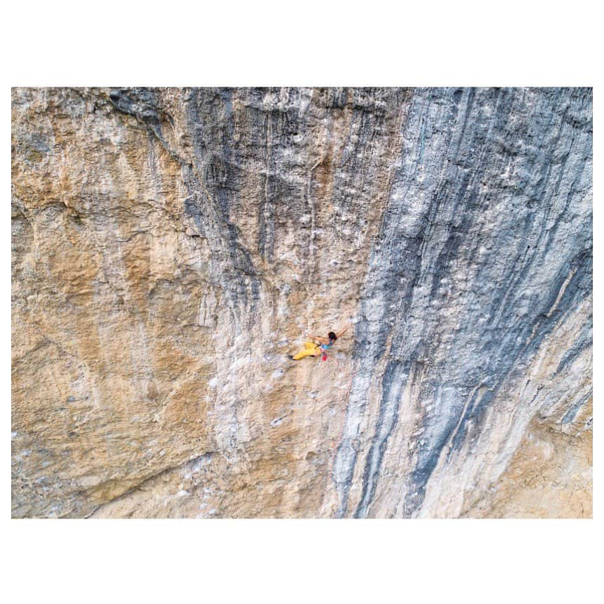 小林由佳さんのインスタグラム写真 - (小林由佳Instagram)「Nice to see how much climber is small on the Rock. ・ ・ #respect #Nature #🌏🧗‍♀️ ・ @mammut_japan  @unparallelup」12月4日 19時59分 - yuca_tan