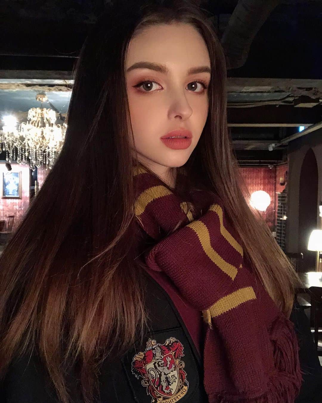 Elina 엘리나 (エリナ) さんのインスタグラム写真 - (Elina 엘리나 (エリナ) Instagram)「Harry Potter cafe🕯📜 해리포터 카페 ! 윙가르디움 레비오우사🔮」12月4日 20時16分 - elina_4_22