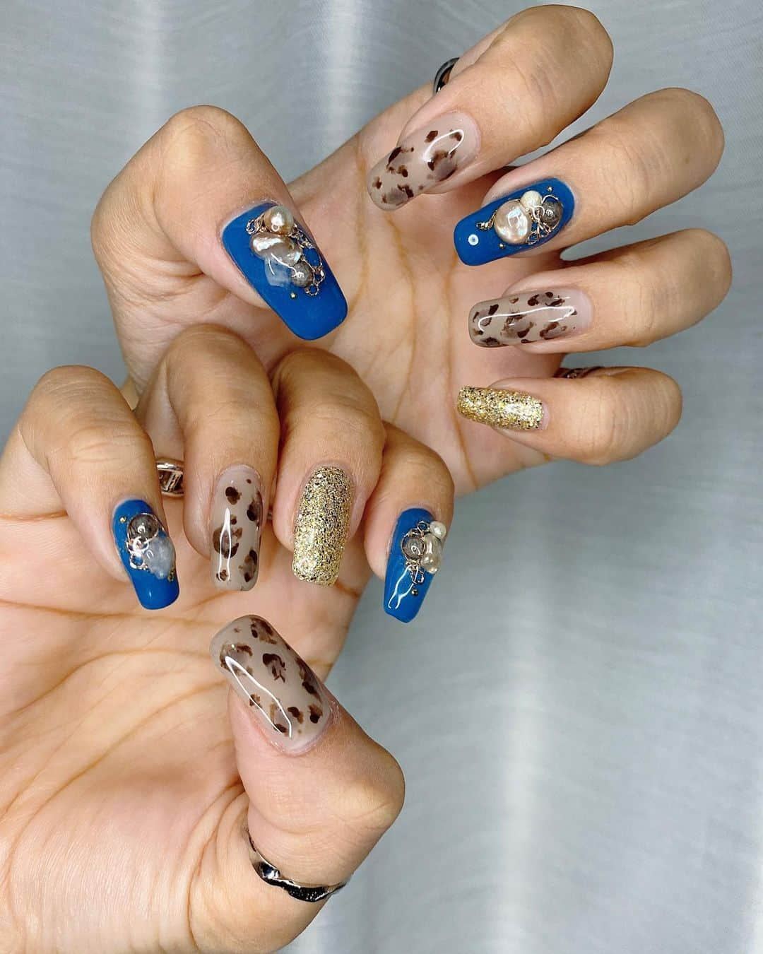 MAYUKIさんのインスタグラム写真 - (MAYUKIInstagram)「New nails 💅🏻💓 今回も @glitter.ikebukuro さん✌🏻♬ ずっとやりたかったレオパネイル🥺✨ めちゃくちゃ可愛くてお気に入り〜🧡 . #glitter #glitter_ikebukuro #nail #nails #newnail #newnails #ネイル #ジェルネイル  #ニュアンスネイル #秋ネイル」12月4日 20時16分 - mayuki_c