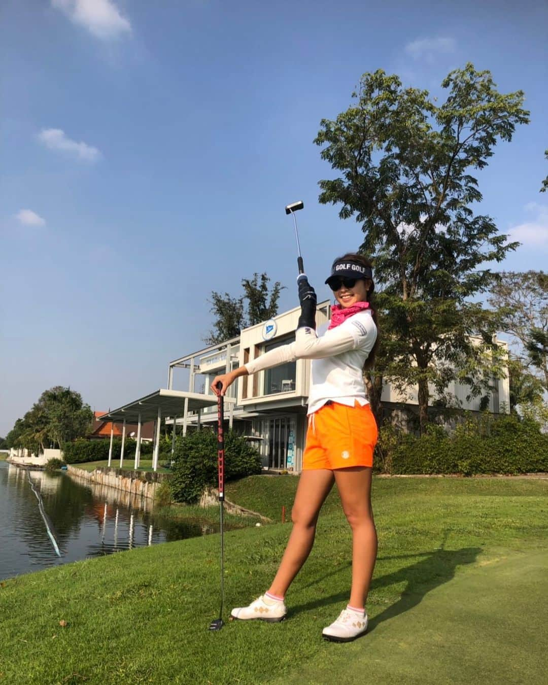 中山綾香さんのインスタグラム写真 - (中山綾香Instagram)「パターレンジャー🧡 またまた参上しました！ . #golf #golfswing #bangkok #thai #pitter #ゴルフ #ゴルフ女子 #ゴルフスイング #jackbunny #no1hrip #ayproject #zengolfersfactory #zengolfersacademy」12月4日 20時28分 - ayaka.nakayama.japan