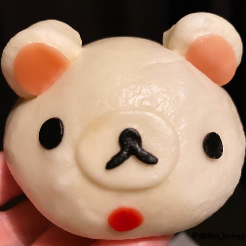 のインスタグラム：「コリラックまん🐻 #コリラックマ　#コリラックまん  #リラックまん #りらっくま  #くま #キャラクター #rilakkuma #bear #中華まん #ローソン #lawson  #ローソンスイーツ #おやつ　 #いちご　#カスタード #可愛い #kawaii #コンビニ #コンビニスイーツ #スイーツ男子 #スイーツアンバサダー #スイーツ部 #スイーツ好きな人と繋がりたい  #モデル #メンズモデル  #ファッションモデル　#撮影モデル #インスタグラマー #インフルエンサー #お洒落さんと繋がりたい ✟☻✟☻✟☻✟☻✟☻✟☻✟☻✟」