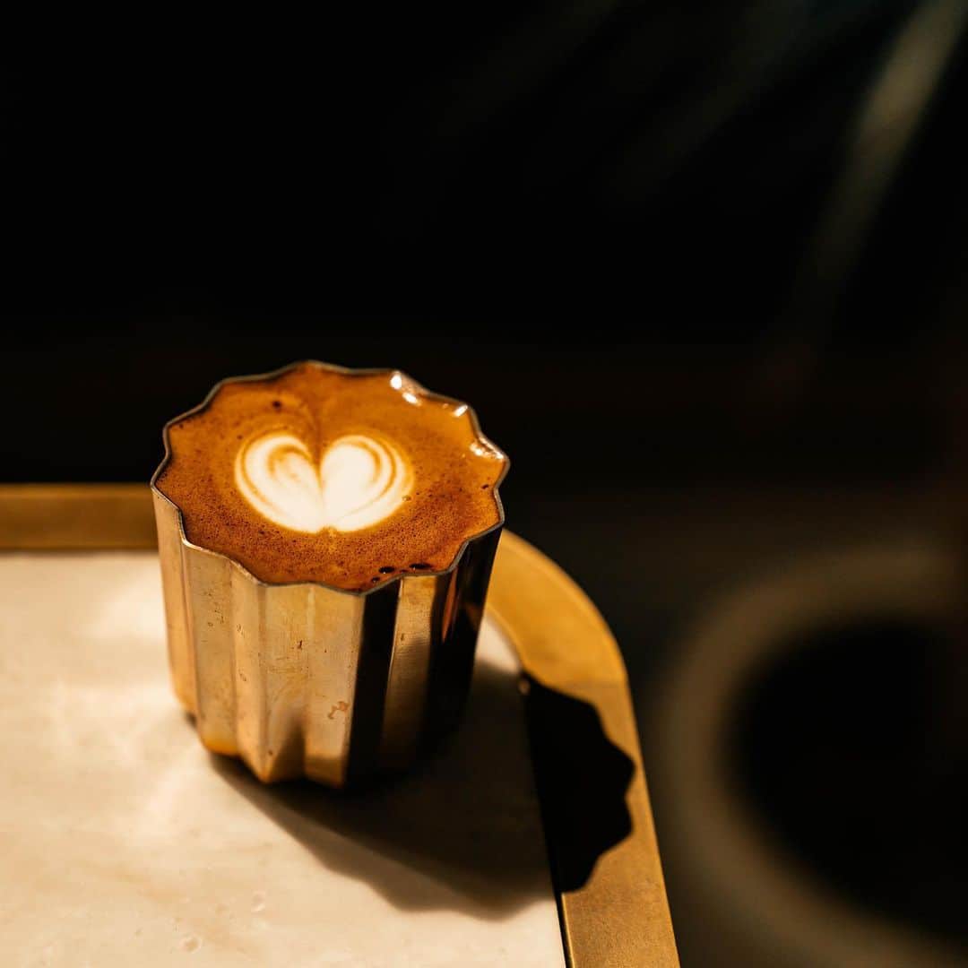 のインスタグラム：「Coffee after work. コーヒー and カヌレ  の型。 — #Japan #kyoto #coffee #night #mold #canele #日本 #京都 #コーヒー #カヌレの型」