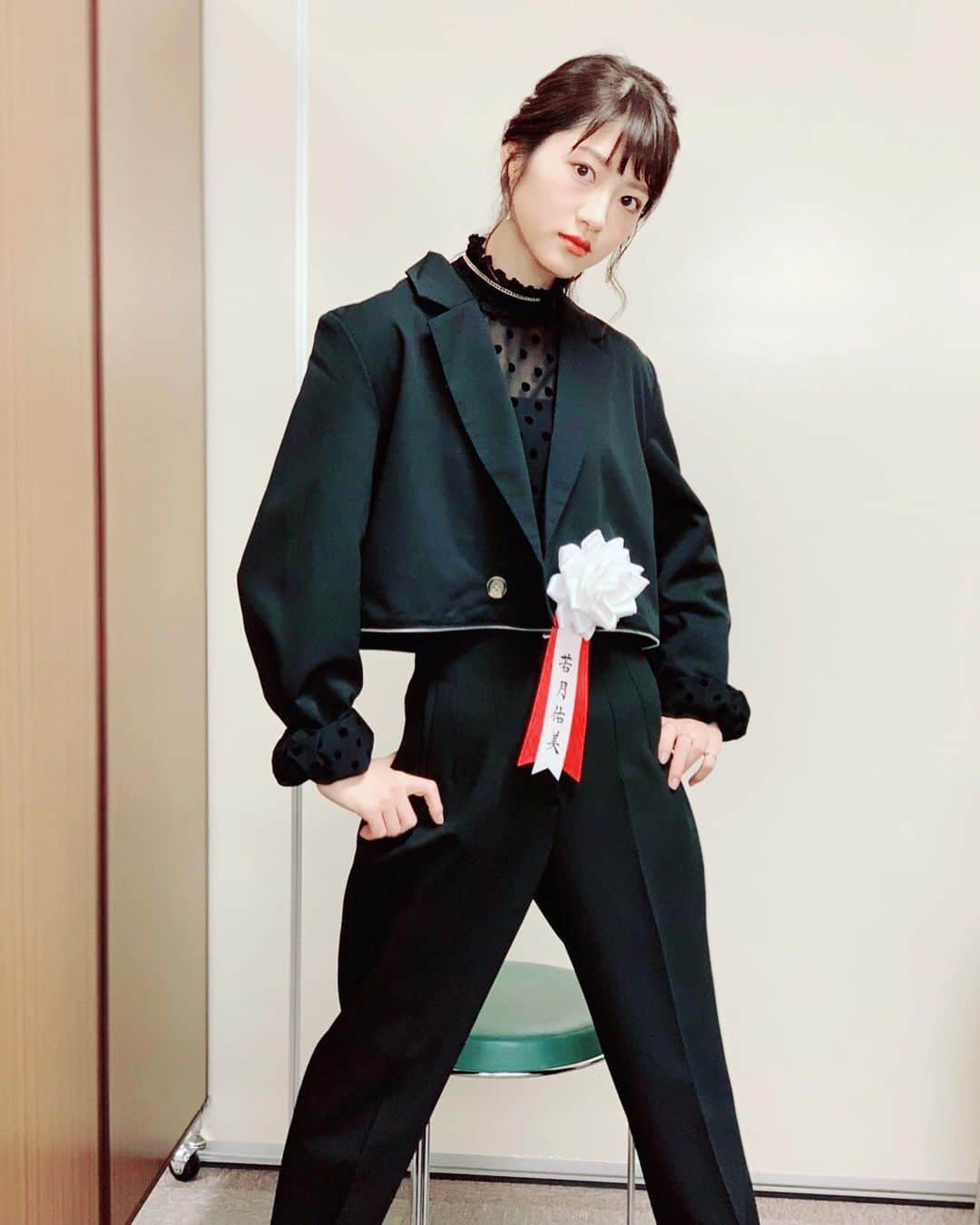 若月佑美さんのインスタグラム写真 - (若月佑美Instagram)「. SOMPO パラリンアートカップ2019の 受賞者発表式がありました。 月並みな言葉になってしまうのが 申し訳ないですが 本当に素晴らしい作品ばかりで、力強く真っ直ぐな作品やカラフルで見るだけで明るくなる作品などが沢山でとても胸をうたれました。 2020年への期待と希望に溢れていて、私もパワーを頂きました。 受賞者の皆様おめでとうございます。 何より応募くださった皆様、本当にありがとうございました。 . 黒のセットアップ風の衣装で。 .  #パラリンアート #SOMPO #朝日新聞 #パラリンピック #オリンピック #2020 #art #若月佑美」12月4日 20時42分 - yumi_wakatsuki_official