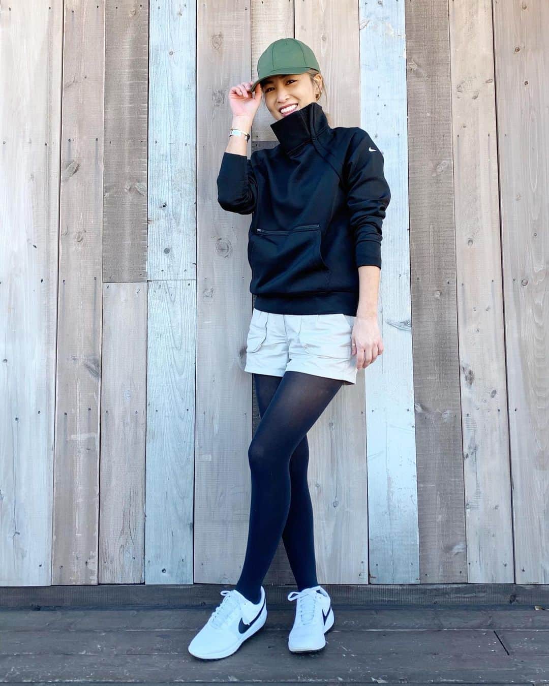 のインスタグラム：「久々ゴルフしたら成長したって言われて嬉しかった🙆‍♀️⛳️✨ 4人で行って2人づつ同じスコア、3人🐲年、2人🐭年!!!天気も良くて楽しかった😆 #golf #golfstagram #golffashion #ゴルフ #styling #nike #lululemon #happy #goodday #hadfun #winter #時すでにおしゅし #ティ武雄」