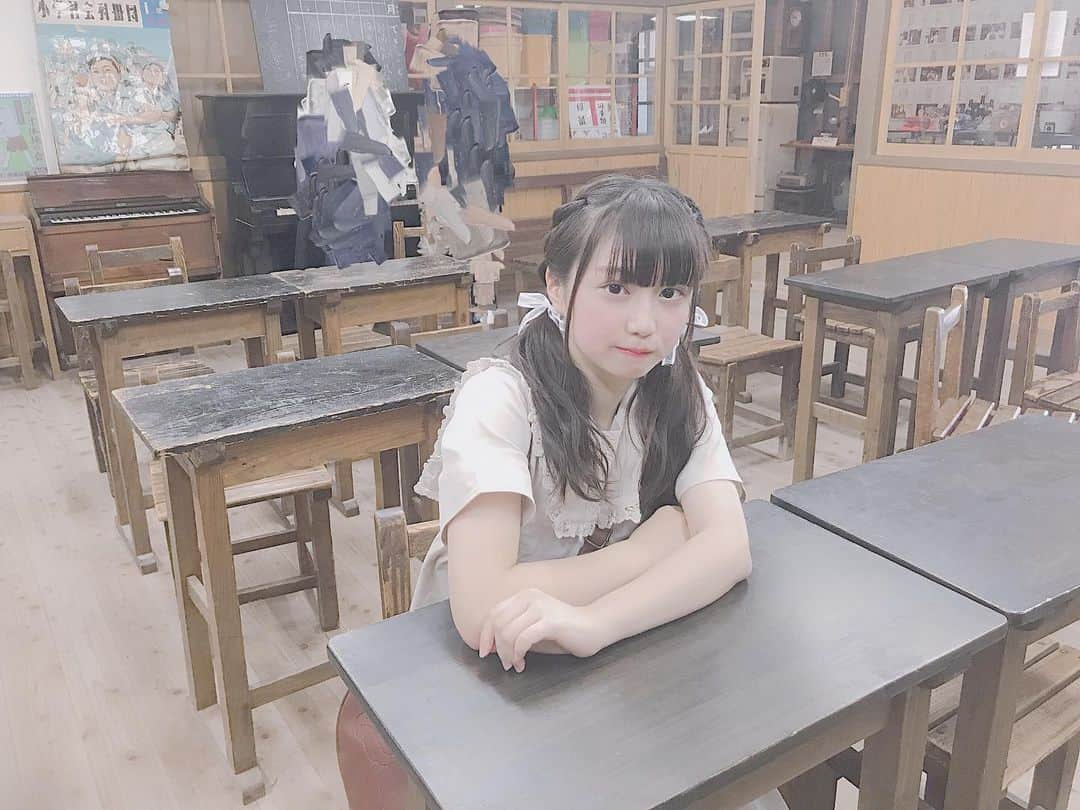 山田杏華さんのインスタグラム写真 - (山田杏華Instagram)「﻿ ここも昭和の町にあるところ🏫﻿ ﻿ 黒板とかピアノもあって教室みたいだった！☺︎︎﻿ #豊後高田#昭和の町」12月4日 21時49分 - kyoka_1103