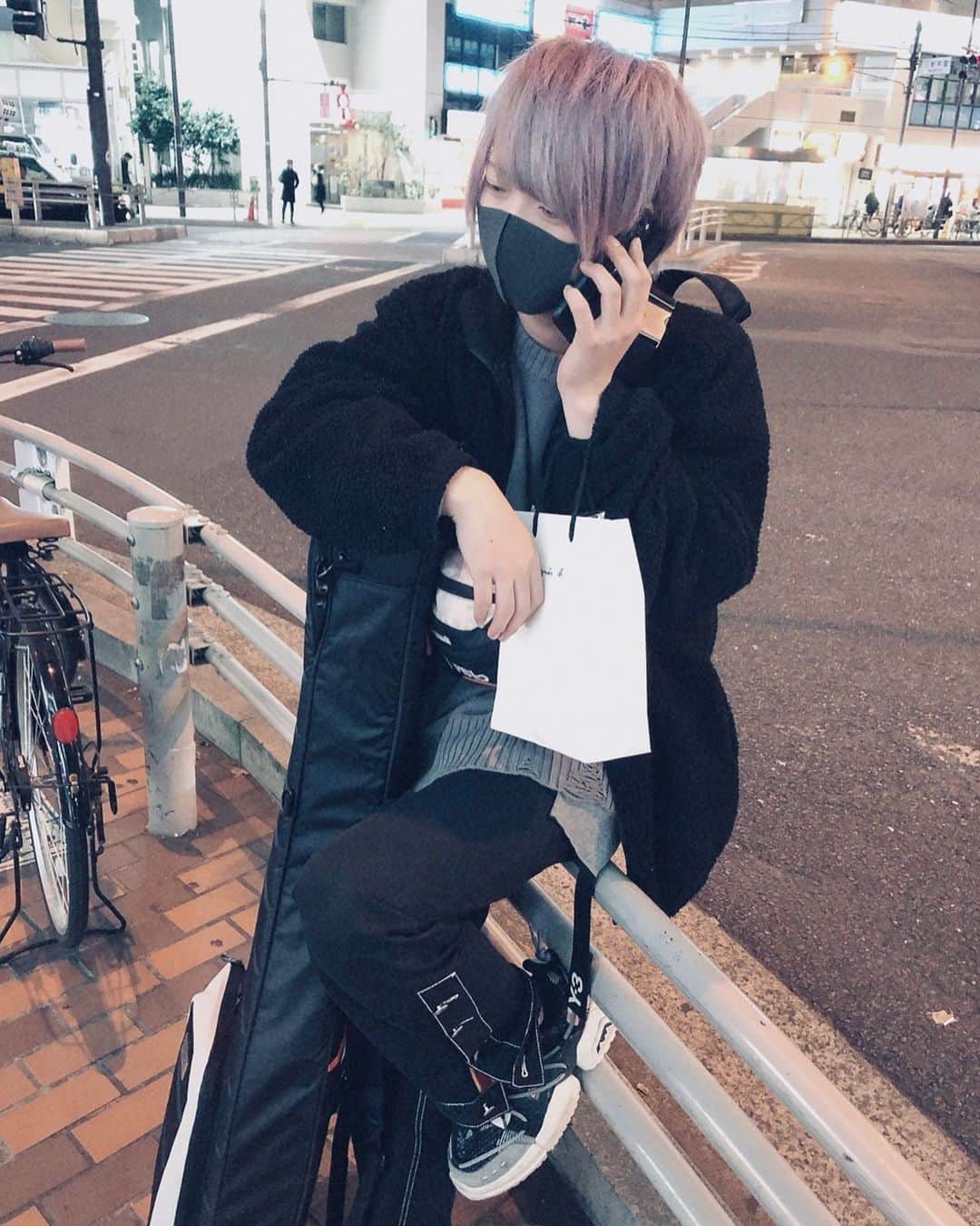 圭吾のインスタグラム：「どうもバンドマンです」