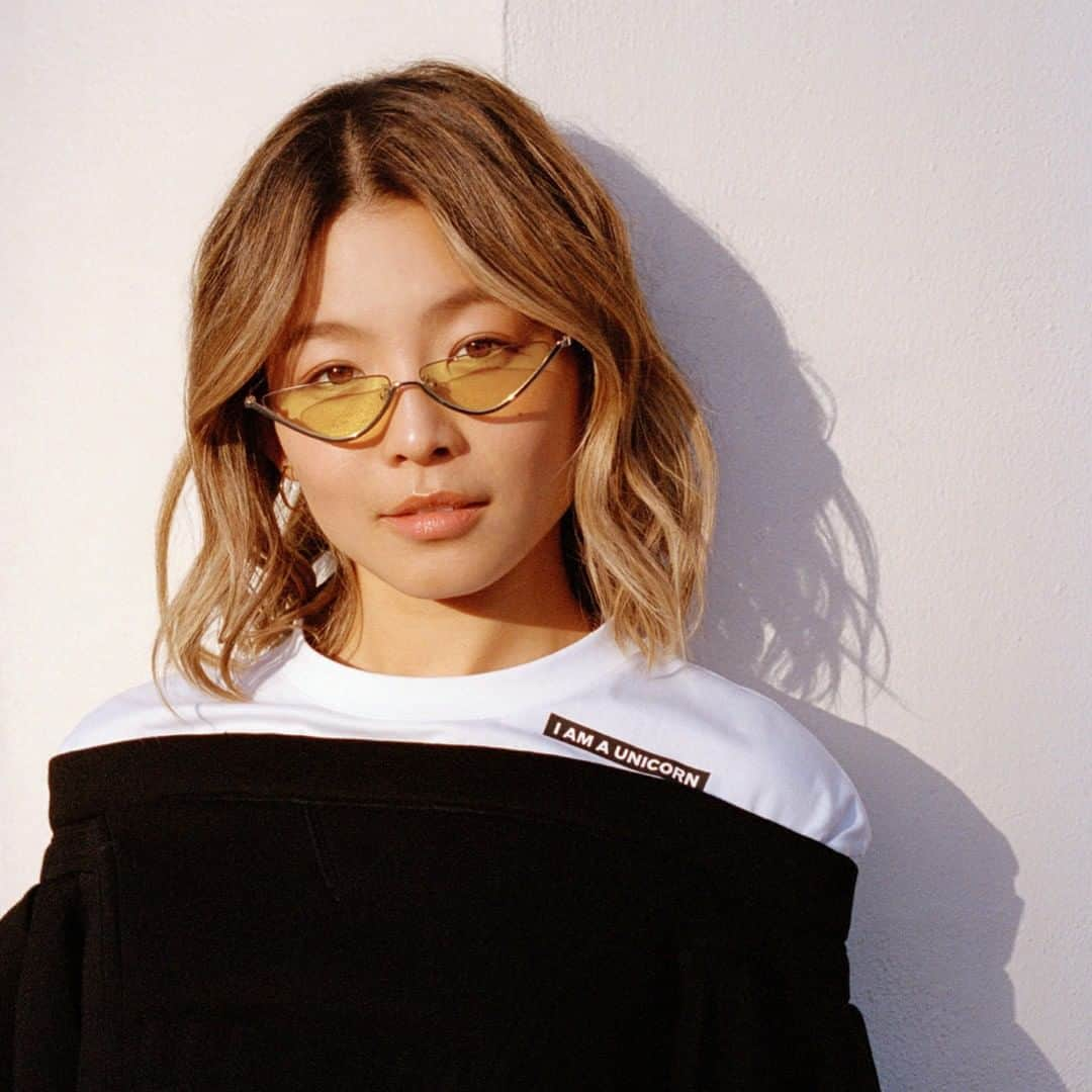 CHARLES & KEITHさんのインスタグラム写真 - (CHARLES & KEITHInstagram)「The classic cat-eye sunglasses are given a fashion-forward twist for the new season. Tap to shop now.  #CharlesKeithFW19 #ImwithCharlesKeith  Product featured:  Thin metal frame cat-eye sunglasses」12月4日 22時00分 - charleskeithofficial