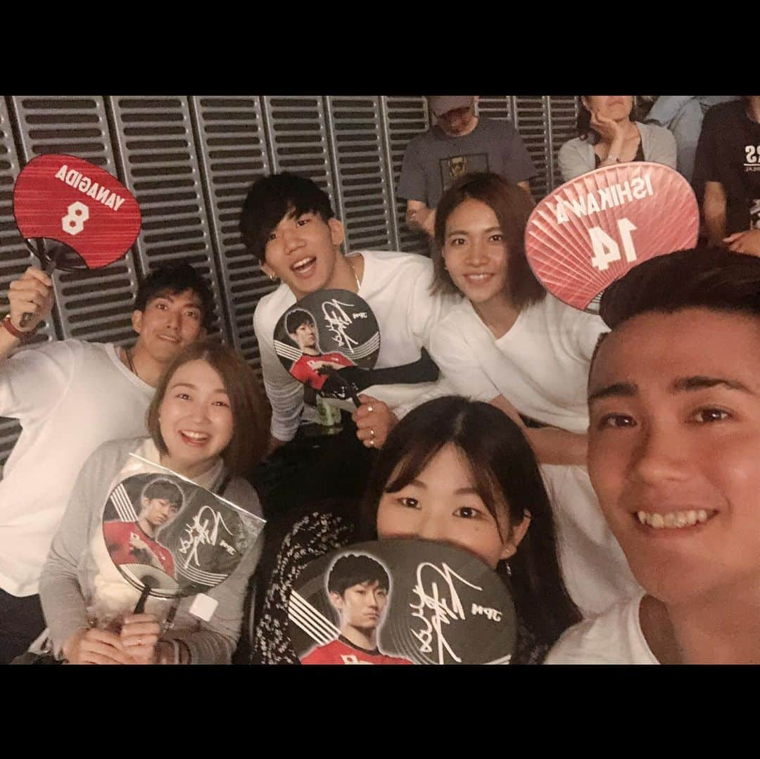 瀬川真帆さんのインスタグラム写真 - (瀬川真帆Instagram)「明日から いよいよ全日本選手権大会 たくさん迷惑かけて 時間かけたけど チームのために 今自分ができることを 精一杯頑張ります。 . . . . 挫けそうになっても いつも近くで刺激を与えてくれた 皆さんに本当に感謝です。 場所も環境も違えど、 前向いて歩いてる姿を見て たくさん救われました。 私も頑張っています。 . #sonyhcbravialadies #伝えたいことが多すぎる #とりあえずやるだけやってみよ #感謝の気持ち #最後笑って終われるように👍 #復帰戦#写真全員載せきれなかった #😭」12月4日 22時02分 - magitoooo.desu