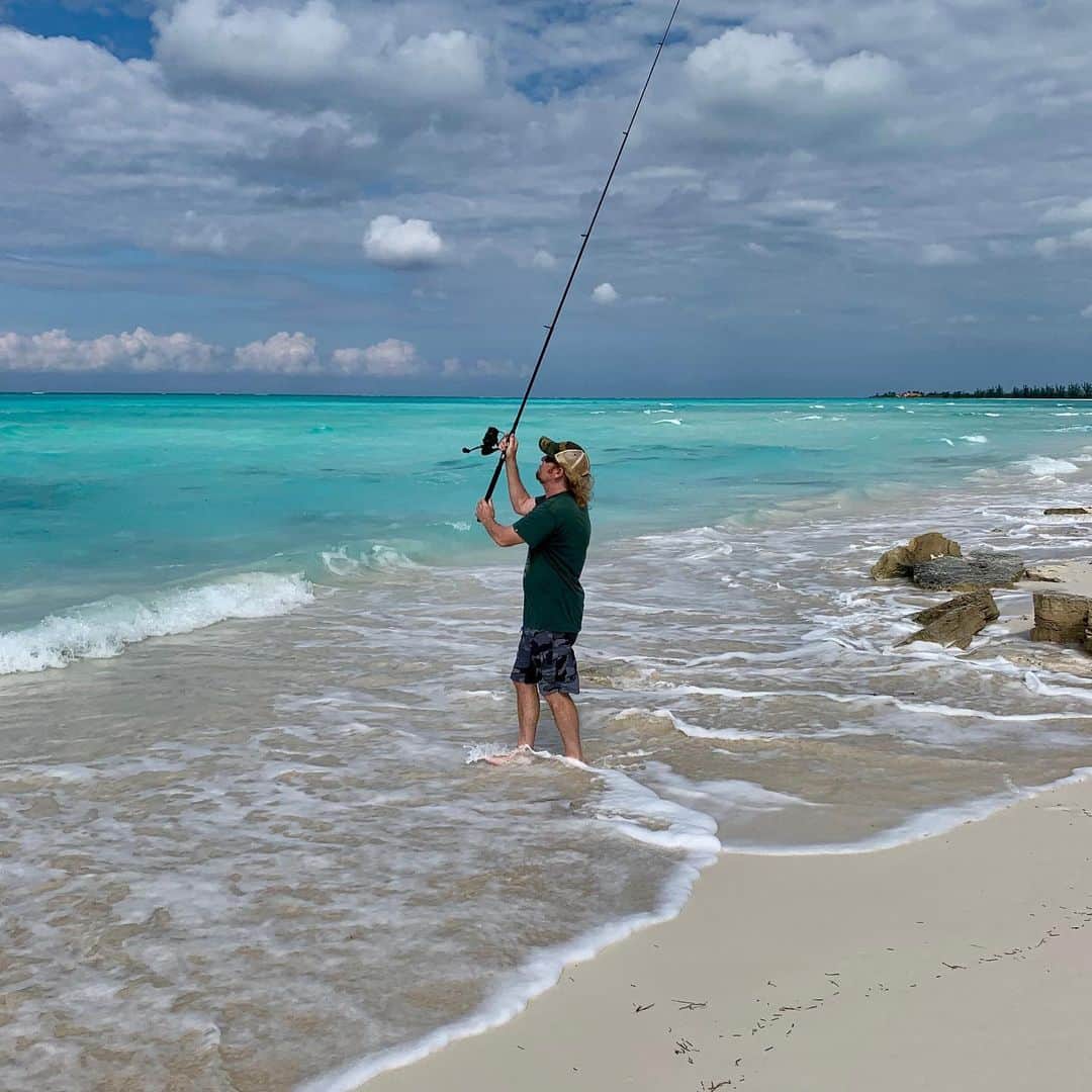 エイドリアン・スミスのインスタグラム：「#betterlucknexttime  #bonefishing on a #flyrod today.」