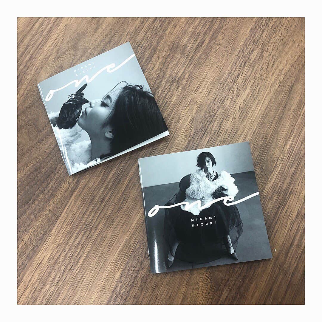城南海さんのインスタグラム写真 - (城南海Instagram)「まもなく完成…🖤 ・ #12月18日リリース #newalbum #one #ピカピカだよ」12月4日 22時23分 - kizukiminami