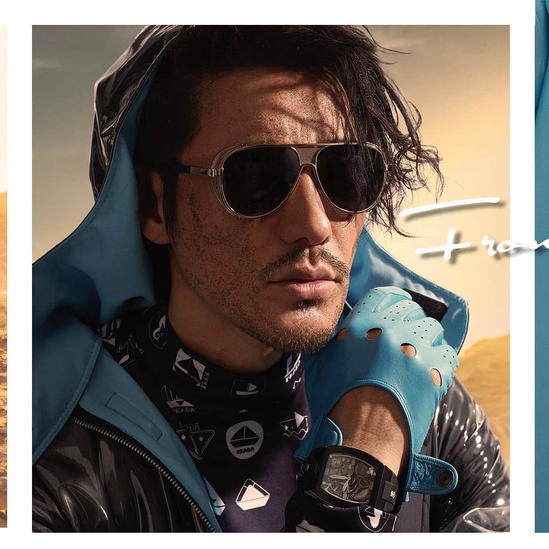 フー・ビンのインスタグラム：「Really love the lighting on this picture, and you know it’s coming from @joshualin !  #hubing #mensunotw #cover #photoshoot #desert #loneranger #hoii #corum #versace #후빙#胡兵 #フービン #胡兵时尚观点 #胡兵全球Go  #fashiontrip #fashion#fashionicon #fashionindustry#gentlemen #chinesegentlemen #actor #chineseactor #chinesemodel#asianactor #style #styleman#menswear #mensstyle」
