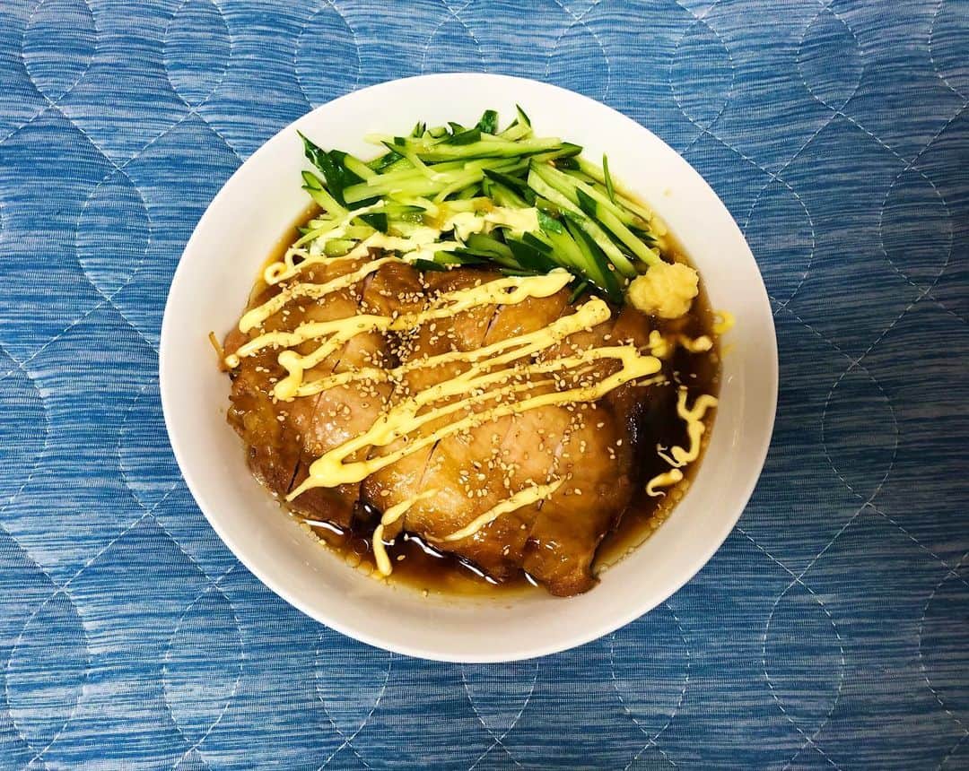 佐藤史果のインスタグラム：「@yamamoto0507 山本ゆりさんの簡単お洒落なrecipe【醤油鶏】🐓🥢 #fumikaskitchen  #鶏肉 #簡単レシピ #今日の夜ご飯 #何食べよう」