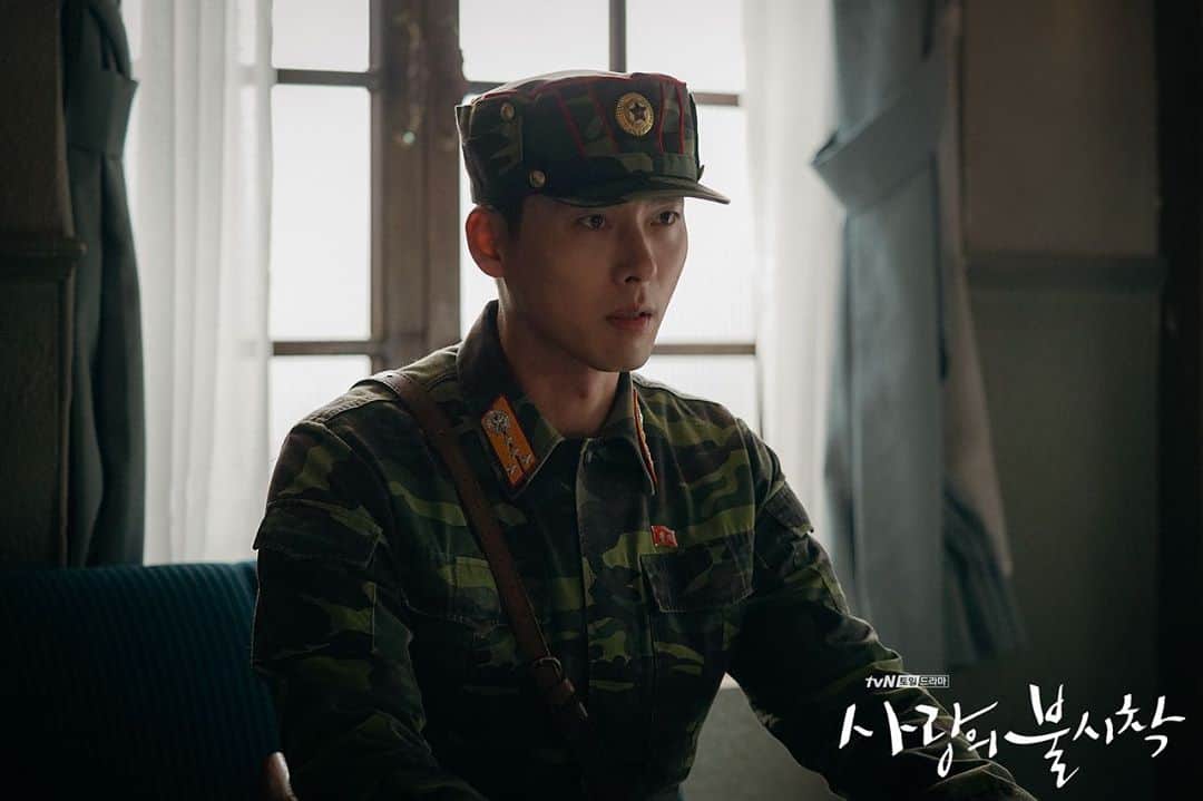 ヒョンビンのインスタグラム：「More stills —— #crashlandingonyou #사랑의불시착 #hyunbin #현빈 #ヒョンビン #玄彬」