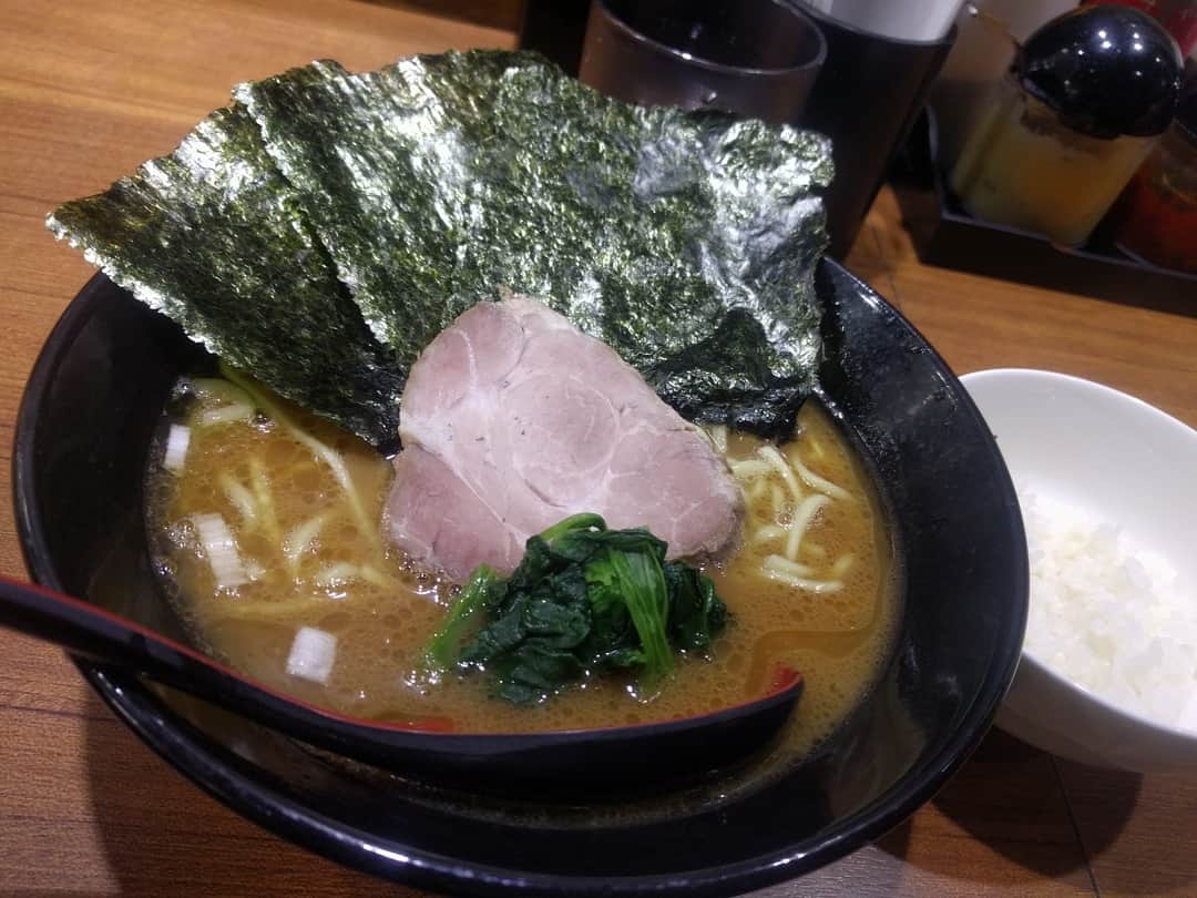 越中睦士のグルメインスタ