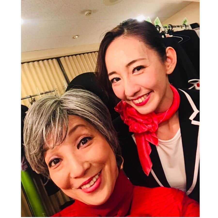 咲希あかねさんのインスタグラム写真 - (咲希あかねInstagram)「さてさて#liveairline 思い出♪ んー、これ、みんなに会いたくなっちゃうなぁ。  #雅原慶 さん。キョンさんの繊細でパワーのある歌が大好き❤人柄とそのワードセンス✨センスの塊！  #山崎佳美 さん。ケイティの回想できて幸せでした✨引き込まれるお芝居と歌に感動です！  #福間むつ美 さん。優しくて、パワーをいつも下さる✨すごい方✨  #中島康宏 さん。やすさんとCheekDance踊れて楽しかったー😆普段はシッポ振った犬みたい！笑  #清瀧千晴 ちはるくんのリフトが高くて飛んでっちゃうかと思ったよー笑。さすがです✨高い高いみたいで楽しかった😙  #則竹美空 CheekDanceのアドバイスする度にみくがどんどん成長して、嬉しかったなぁ😊  #鎌田誠樹 さん。かまさんはとにかく優しくて優しい✨そして面白い🤣  #ミュージカル #ライブエアライン #俳優座劇場」12月4日 22時43分 - akane_saki