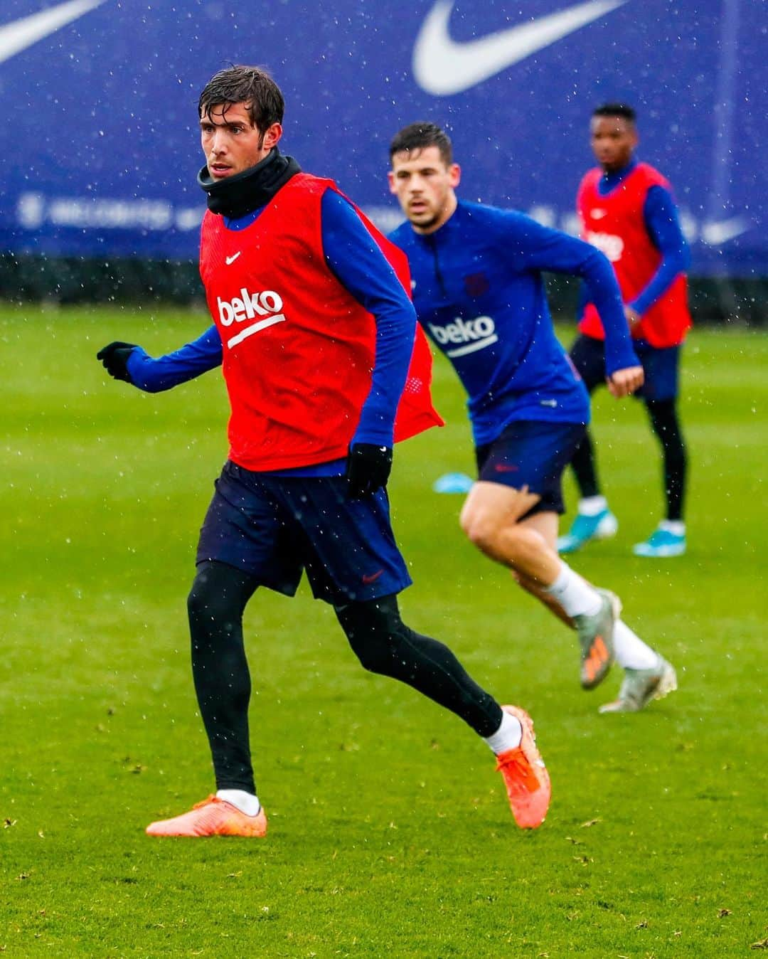 FCバルセロナさんのインスタグラム写真 - (FCバルセロナInstagram)「💪 Training day」12月4日 22時46分 - fcbarcelona