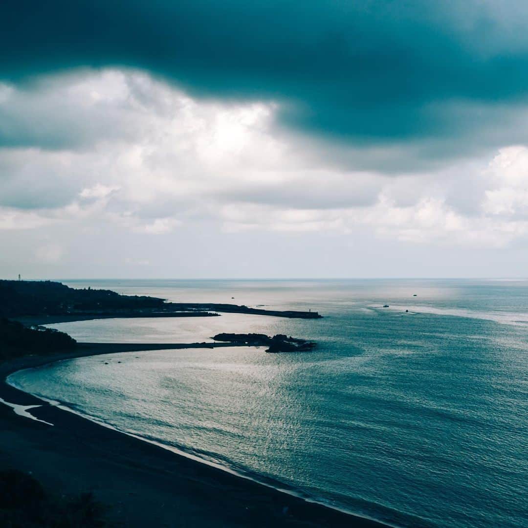 李翔のインスタグラム：「冬天的色票 - #SonyA7M3 #sel2470gm  @sonytaiwan @sonyalpha」