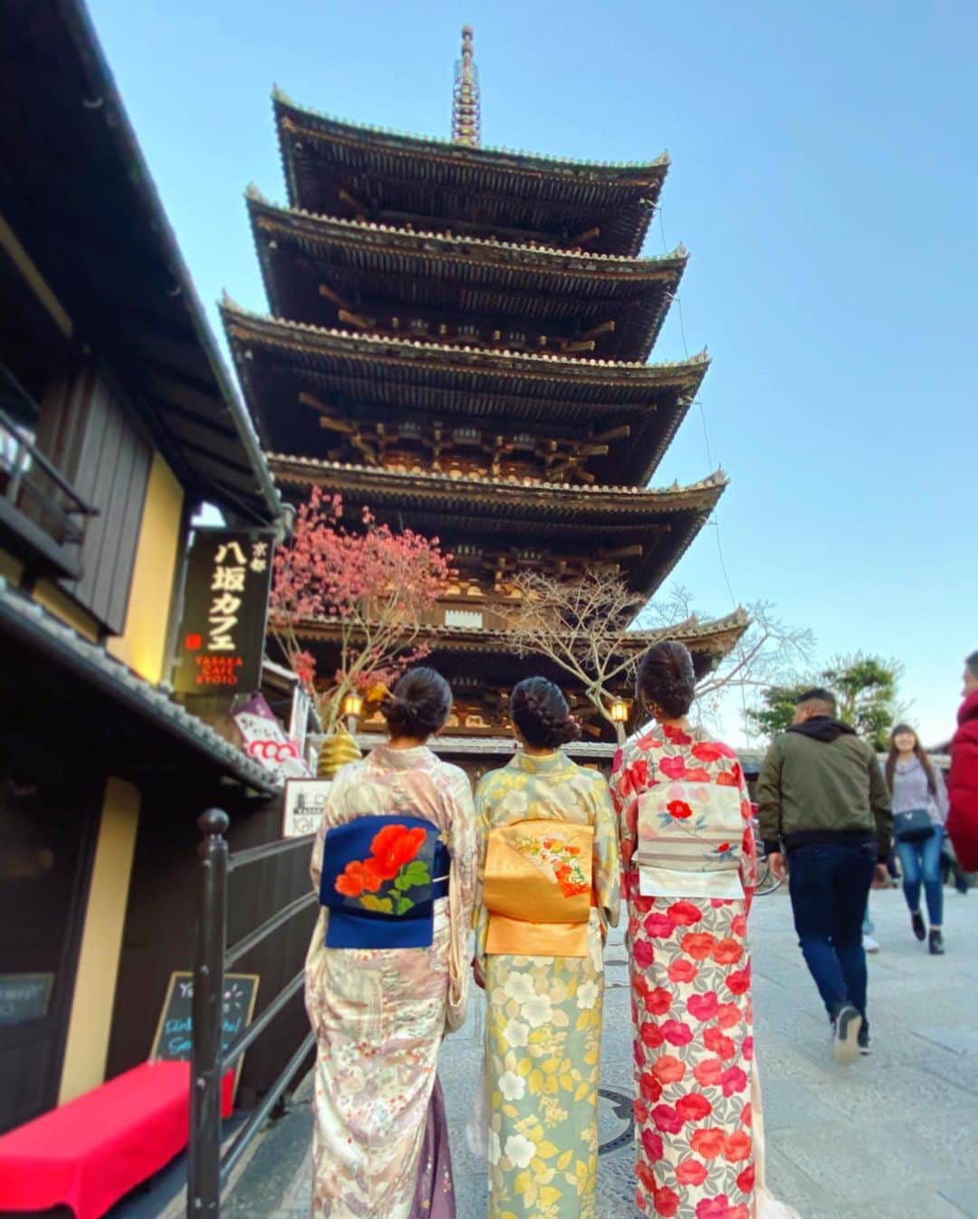 大寺かおりさんのインスタグラム写真 - (大寺かおりInstagram)「京都旅行⛩ 正絹のお着物で紅葉巡り🍁👘 . お天気も良くて 紅葉もキレイで 朝から夜まで めいっぱい楽しめました☺️ . 3人でお互い撮り合いっこしていたら 気付いたら写真の枚数が300枚😂 . やりたいこと、食べたいもの、 行きたい場所、全部つまった 大人の修学旅行。 . 本当に楽しかったです✨✨ . #京都 #東福寺 #清水寺 #紅葉 #着物 #正絹着物 #着物でお出かけ #京都旅行 #rsk #アナウンサー #ディレクター #3人旅行 #kyoto #japan #photo #photo_jpn #travelphotography #たくさん写真あるので #また載せようと思います☺️」12月4日 22時57分 - kaori_ootera