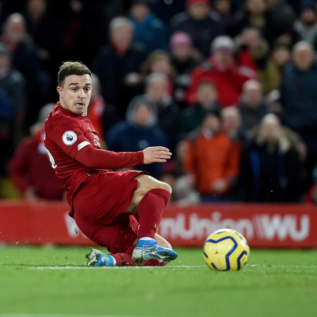 ジェルダン・シャチリさんのインスタグラム写真 - (ジェルダン・シャチリInstagram)「Liverpool stays Red tonight!🔴🔴 well done boys! Happy to be back on the pitch!🌪🔥💪🏼☝🏼 #XS23 #YNWA #LFC」12月5日 9時06分 - shaqirixherdan