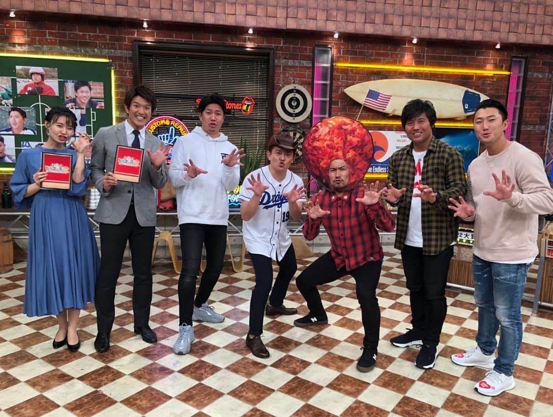 祖父江大輔のインスタグラム：「#メーテレ#特番#新春ドラゴンズ祭#1月2日#井戸田潤#ハンバーグ師匠#堂野浩久 #望木聡子#平田良介#祖父江大輔#大野雄大#藤嶋健人#ミートボールボーイ」