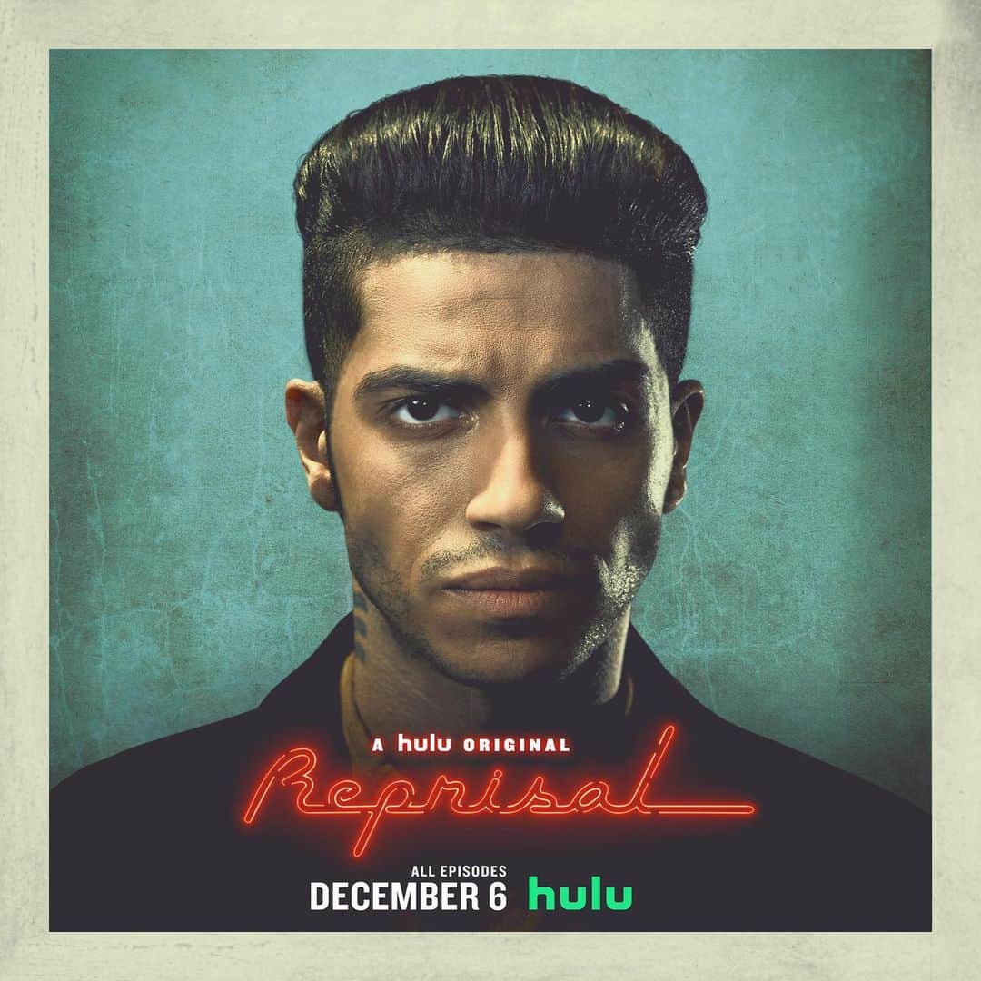 メナ・マスードのインスタグラム：「Ethan Hart is about to get himself in some trouble. Friday. All episodes. @hulu.」