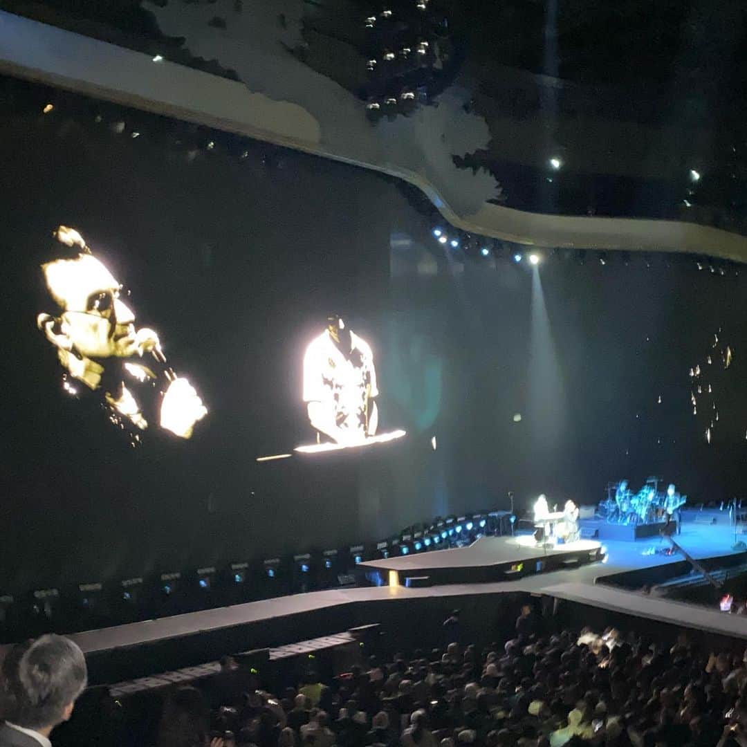 寺岡呼人のインスタグラム：「U2最高でした！ 歳を重ねただけの渋みとロック魂。  最高のバンド！」
