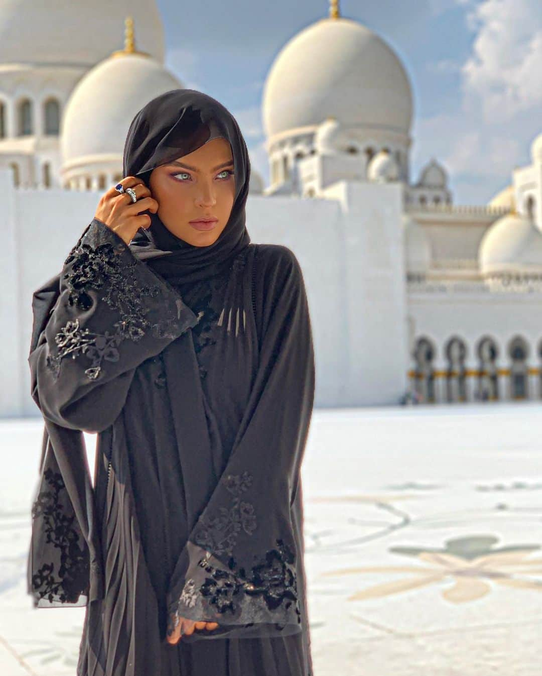 ベリンダさんのインスタグラム写真 - (ベリンダInstagram)「Abu Dhabi 🕌」12月5日 9時48分 - belindapop