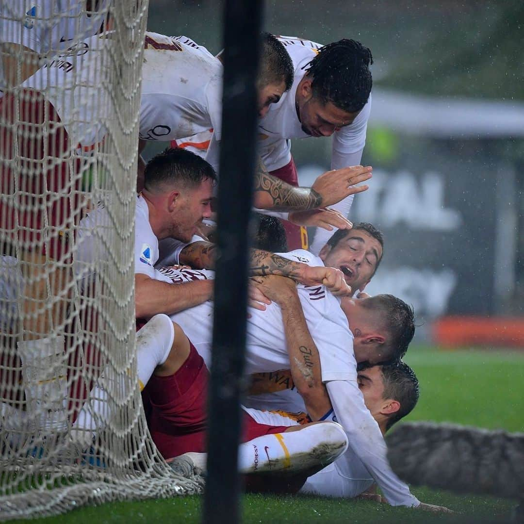 ASローマさんのインスタグラム写真 - (ASローマInstagram)「This photo in 1 word = _____? 😍」12月5日 1時01分 - officialasroma