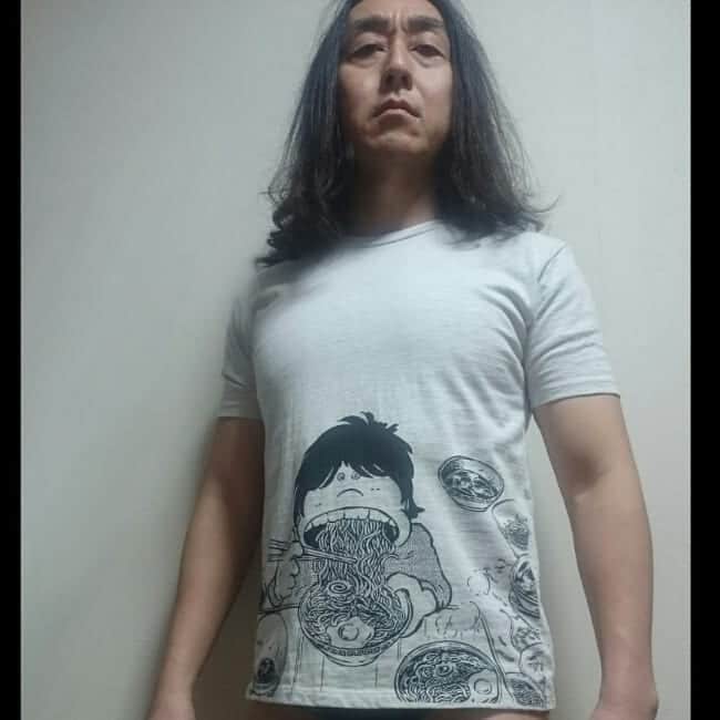 キートンのインスタグラム：「松本零士先生、退院、帰国へ。 のニュースを見て嬉しい。 と言うわけで、新たに入手した鉄郎ラーメンTシャツ。 さらに、私の大好きな鉄郎の台詞「明日の俺は今日より強い！」Tシャツ。 この言葉に私は何度も救われました。  #松本零士 #銀河鉄道999 #星野鉄郎 #明日の俺は今日より強い #Tシャツ #キートン」