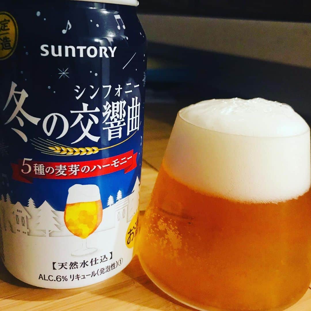 堀井亮佑のインスタグラム：「色んな味がして面白い。これはありだね！泡立ちもよい！#beer #堀井ビールログ」